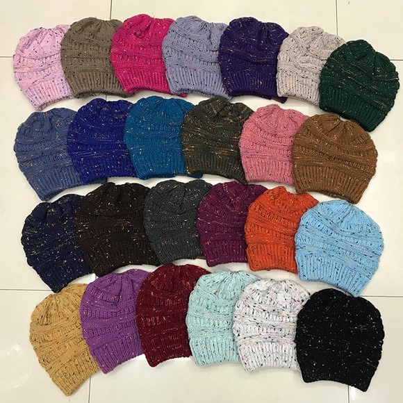 ✨25 ASSORTED COLORS!! Ponytail Chunky Knit Beanie✨ - Picture 2 of 16